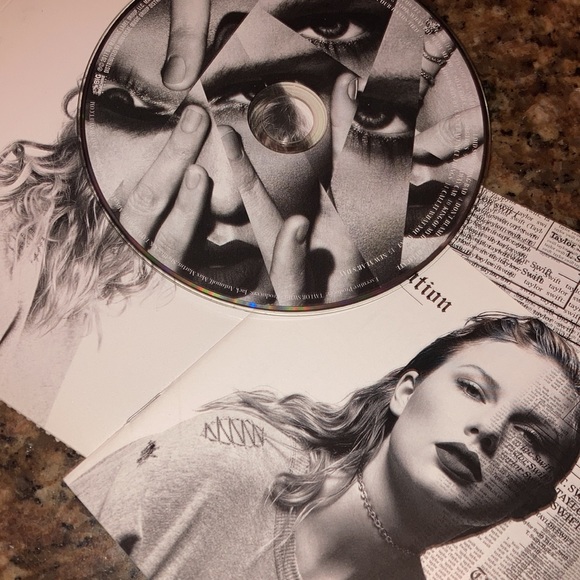 Taylor Swift reputation - Picture 4 of 6